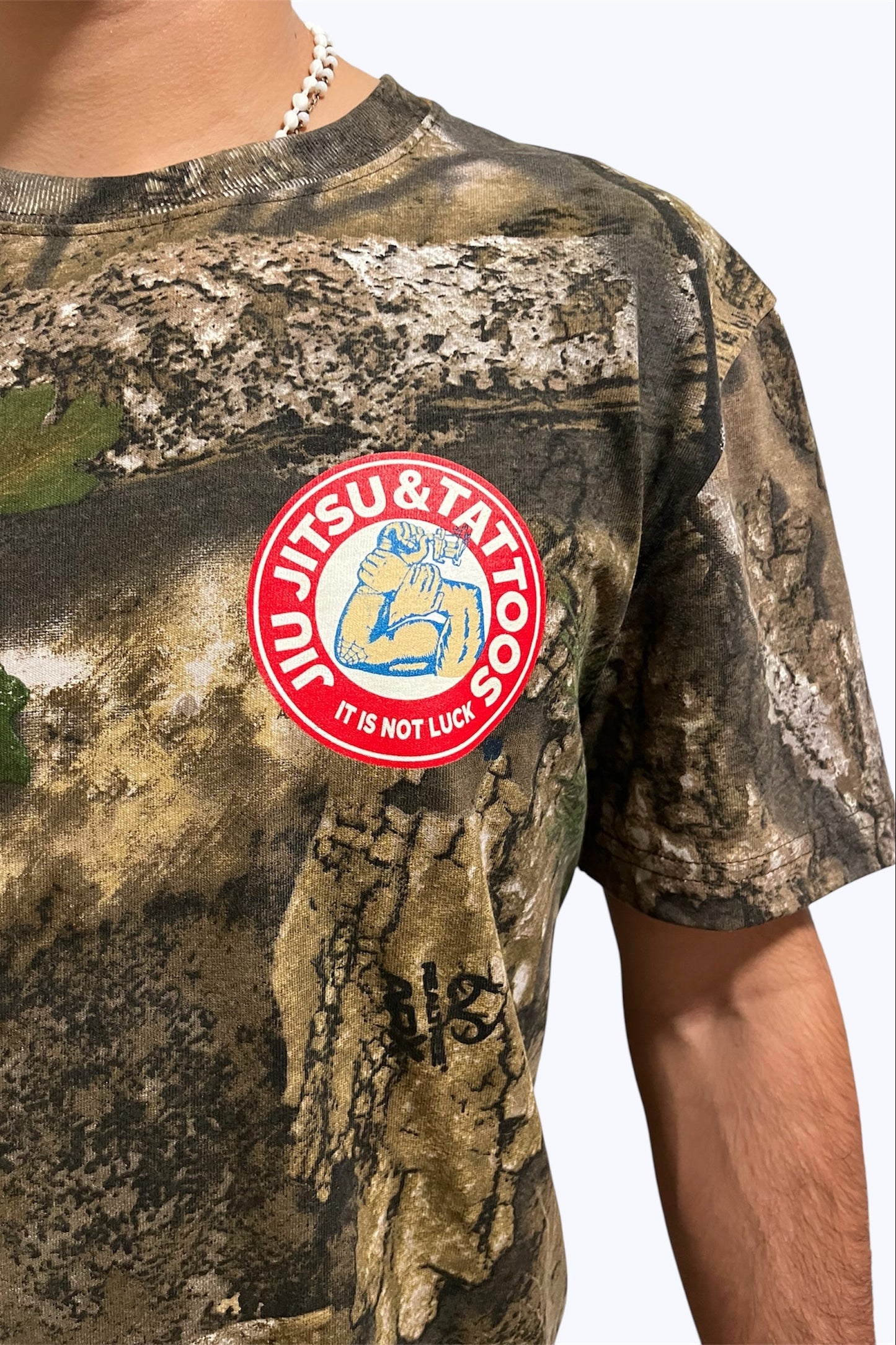 DON’T WRISTLOCK TATTOOERS!! T-shirt