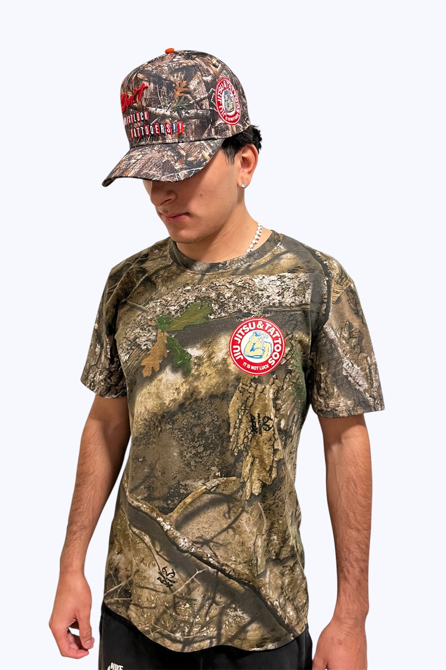 DON’T WRISTLOCK TATTOOERS!! T-shirt